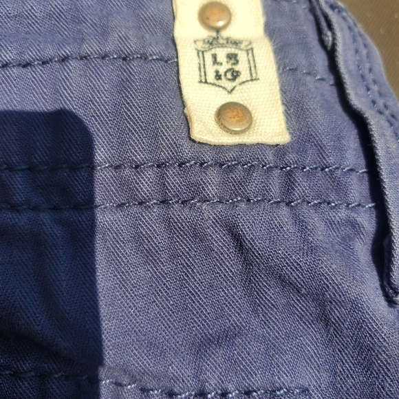 Levi's Casual Women's Shorts Size 8 - Picture 3 of 6